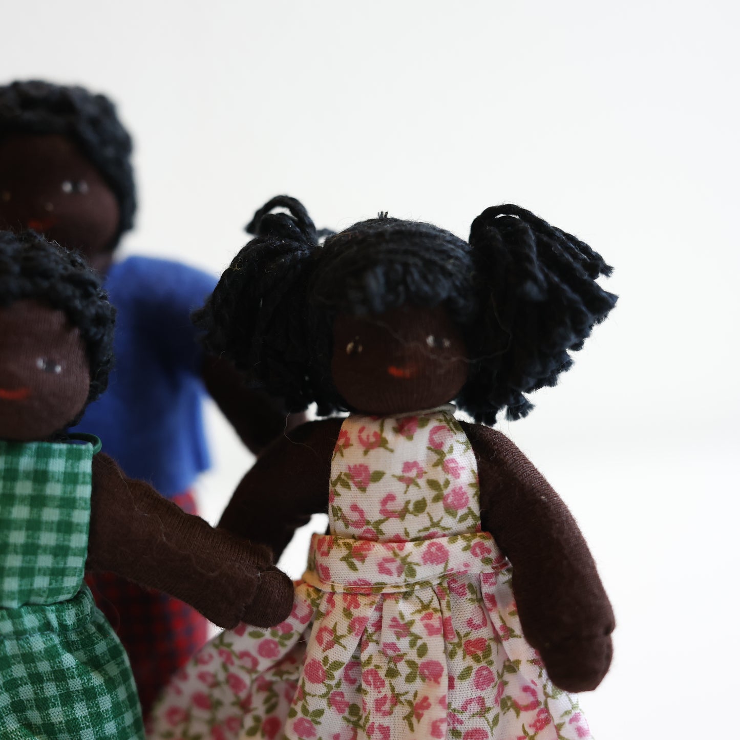 Familie med brun hudfarge