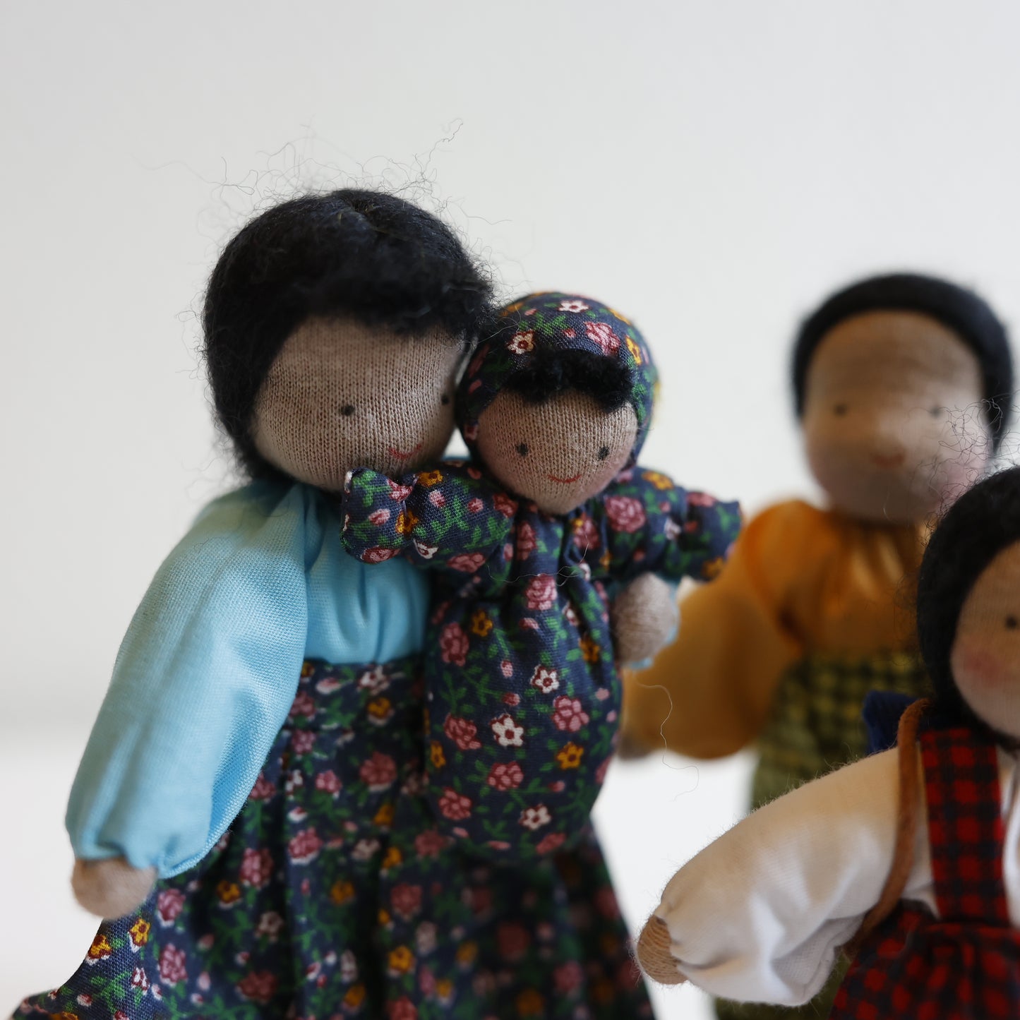 Stor Latinamerikans dukkehusfamilie