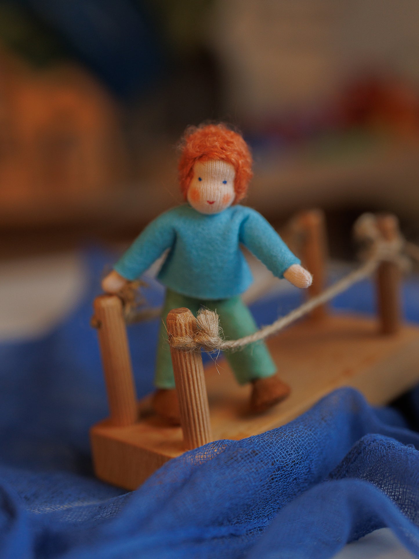 Seilbåt med flytebrygge