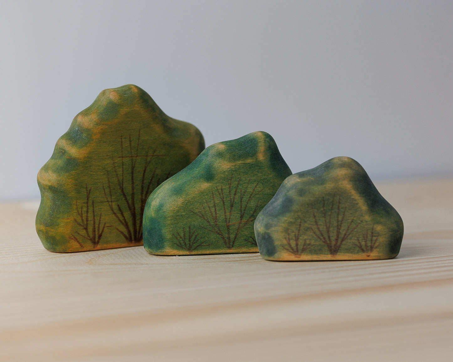 All Alive Busker og gress