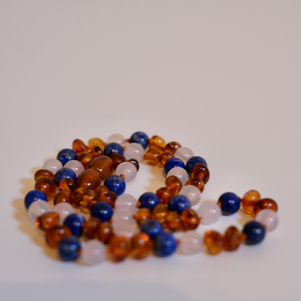 Ravsmykke cognac/hvit agat/lazuli, voksen