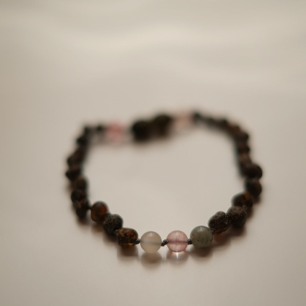 Ravarmbånd Raw Green/Raw Cherry/Smoky Quartz/Rose Quartz/Moonstone, voksen