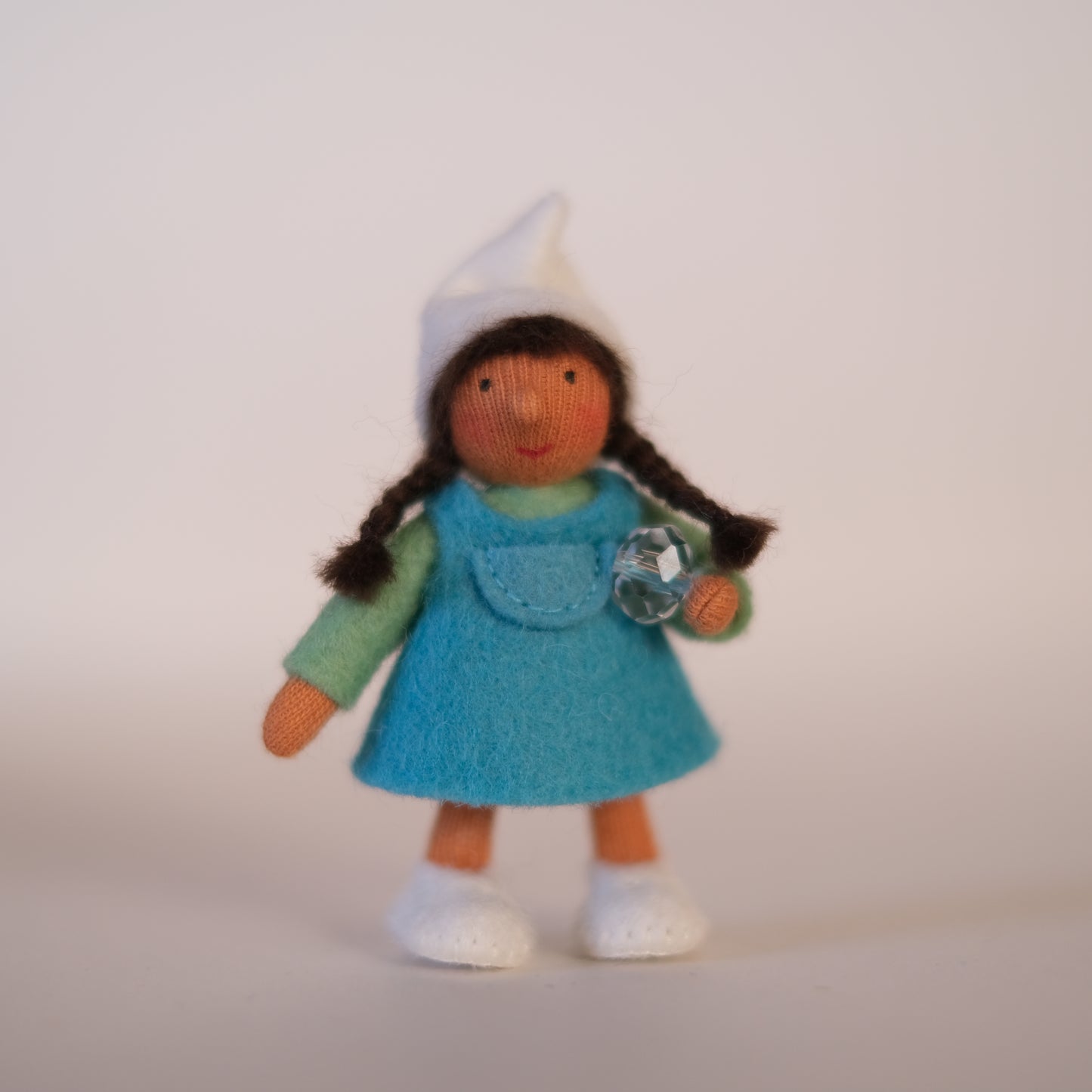 Ambrosius Nissejenta med krystall