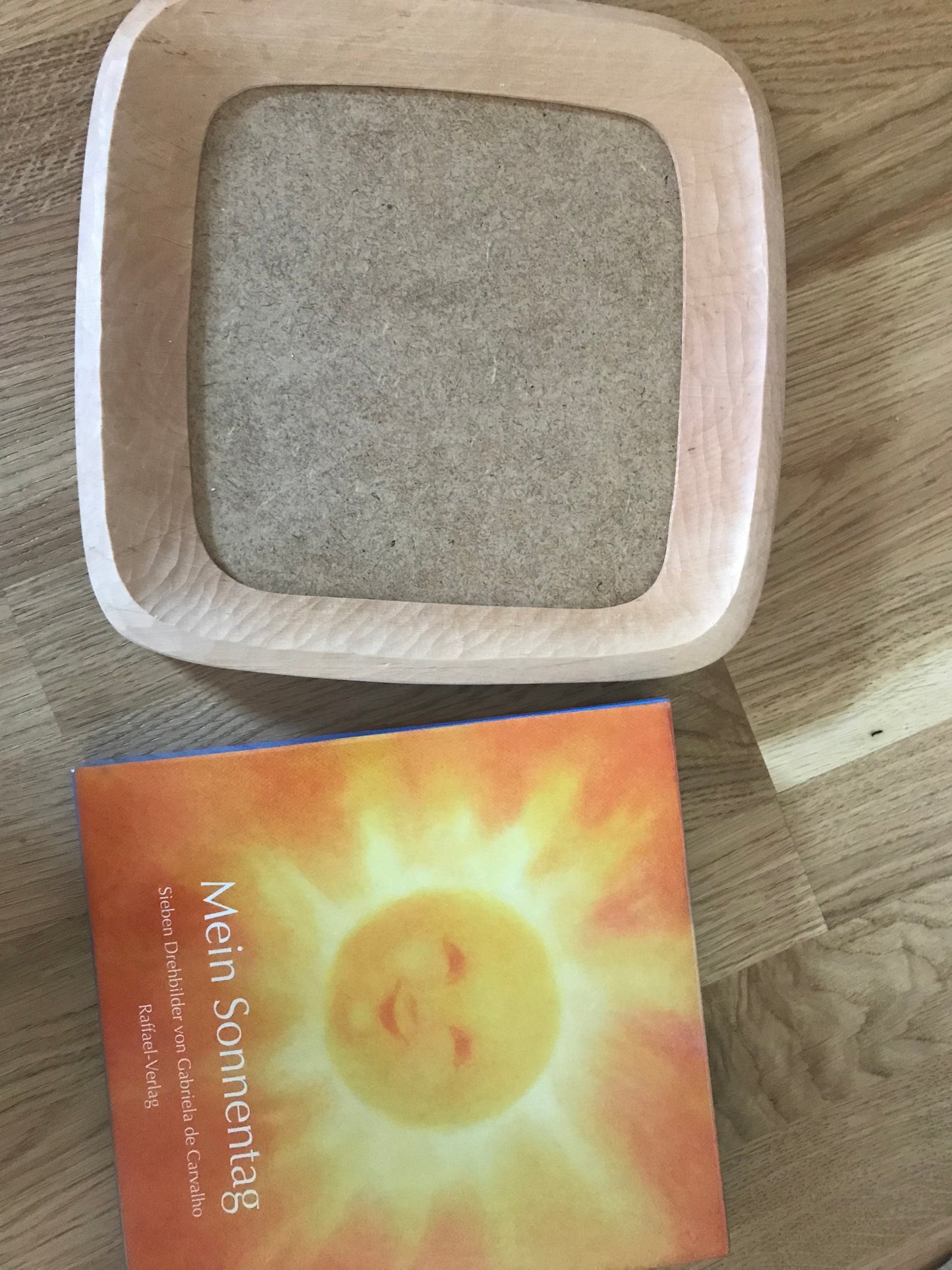 Håndlaget ramme, vegg, til Carvahlo vribildene
