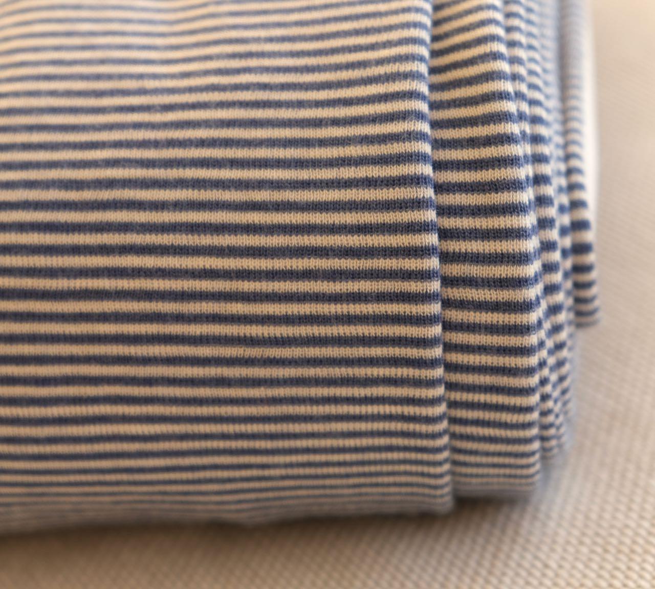 Økol. ull-silke jersey, tynne striper blått/natur