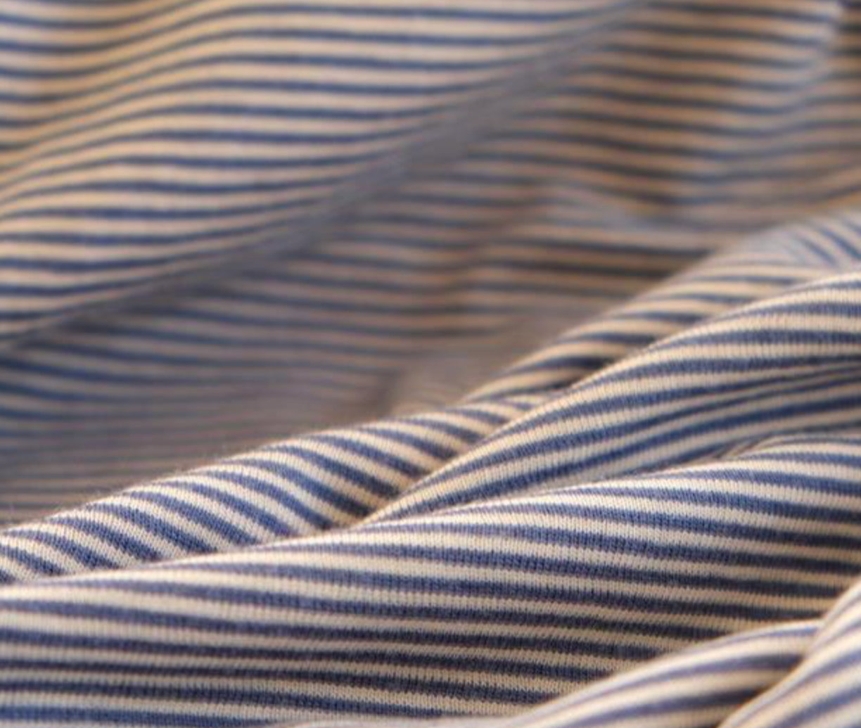 Økol. ull-silke jersey, tynne striper blått/natur