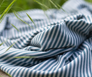 Stokkand-grønn/natur striper økol. ull-silke Jersey (kbT, mulesingfree)