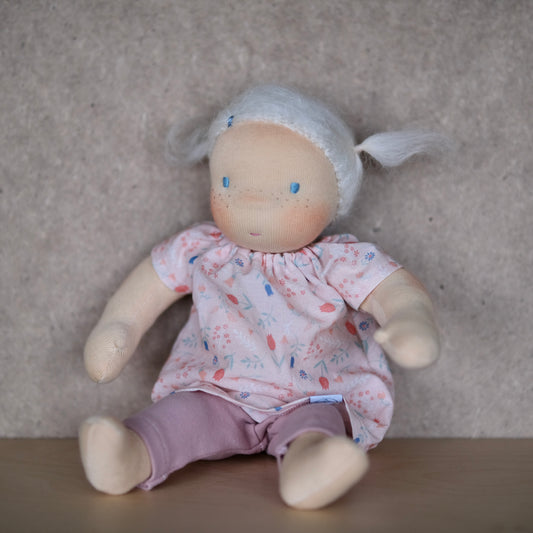 Enkel Tannigeldukke, Marie