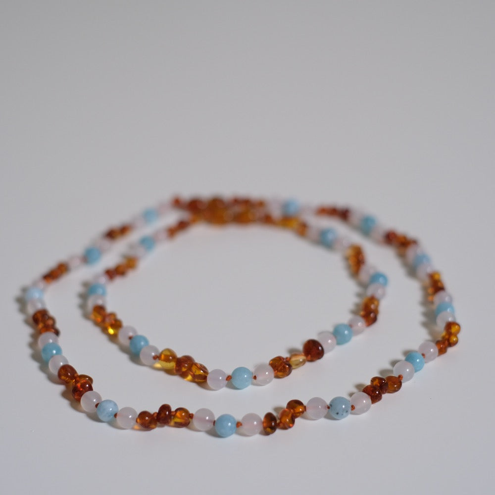 Ravsmykke cognac/aquamarin/hvit agat, voksen