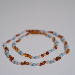 Ravsmykke cognac/aquamarin/hvit agat, voksen