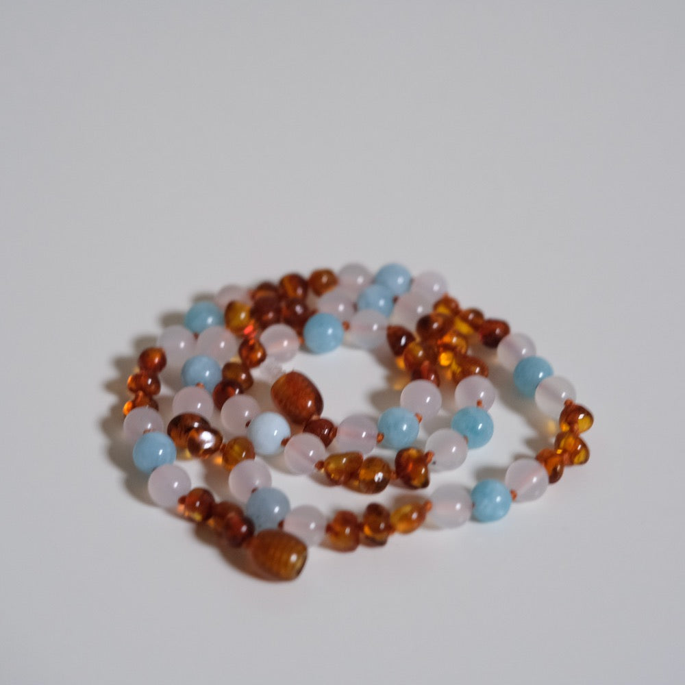 Ravsmykke cognac/aquamarin/hvit agat, voksen