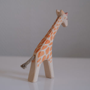 Ostheimer giraffe springende