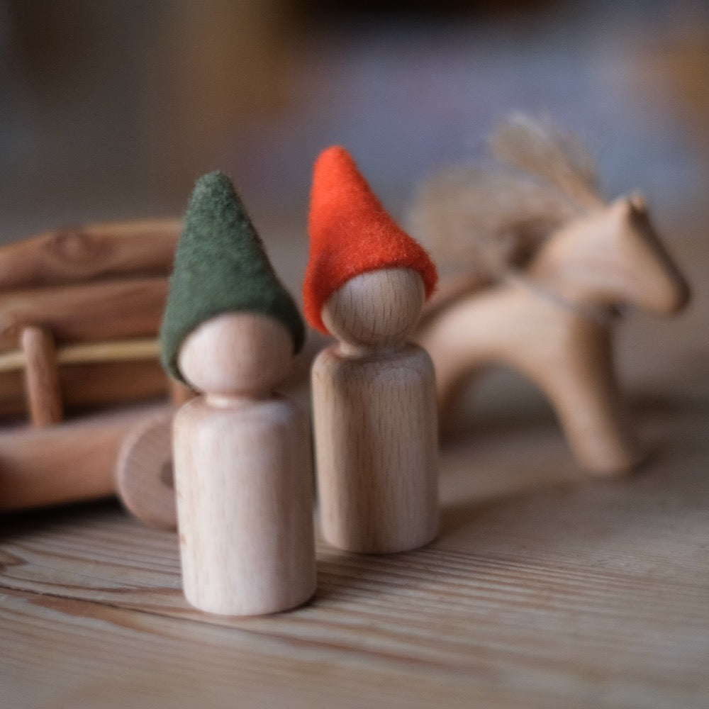 All Alive liten nisse set med hest og kjerre
